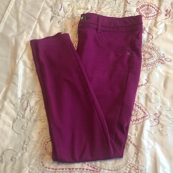 CANDIE’S - Picture 2 of 6